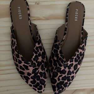 Lot of 2 Pieces flat slides mules US 8 (EU 39)